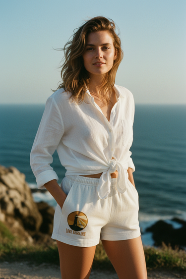 Look 8 Vintage White Cliffside Close-Up
