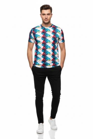 T-shirt with black joggers