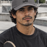 Grey cap, plaza editorial