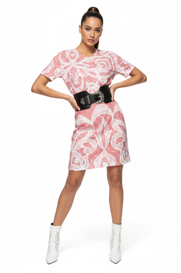 Look 2 - Belted defined silhouette