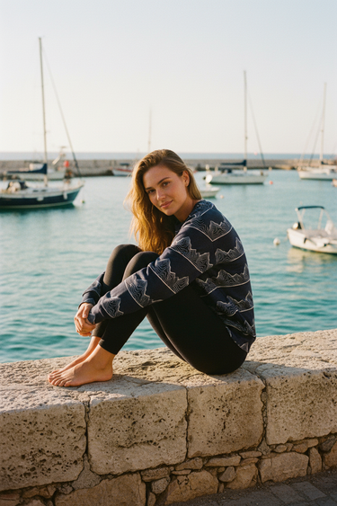 Look 3 Female Harbor Wall