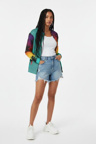 Look 6 - Jean Shorts Open