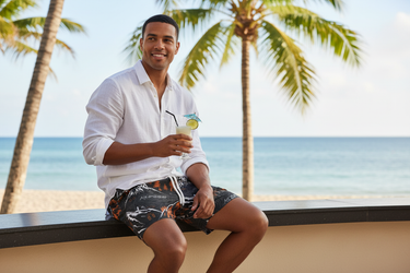 Look 9 – White Linen Beach Bar