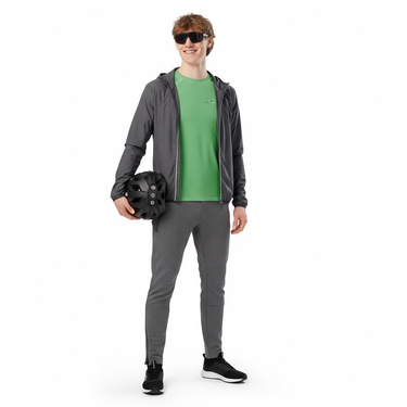 Urban cycling styling look